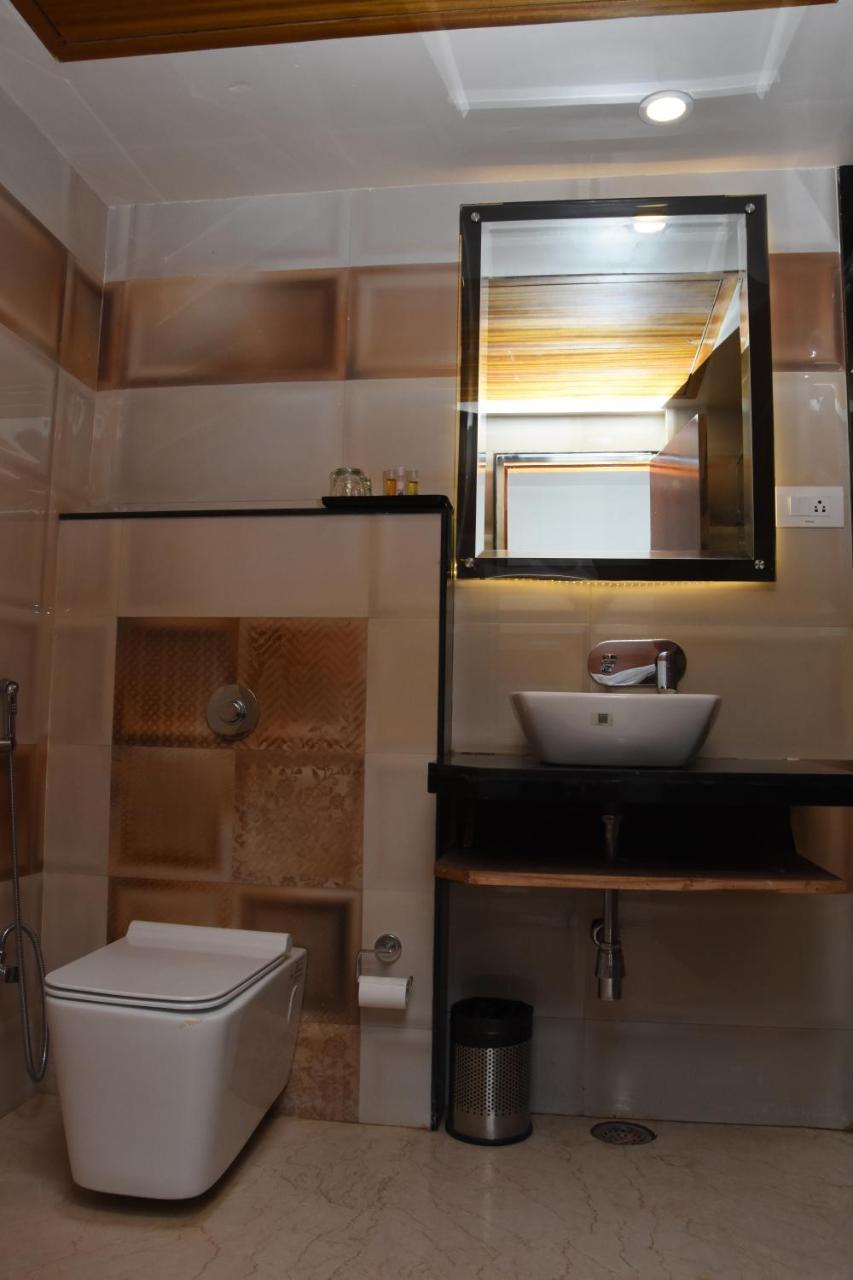 Hotel Meadows Bénarès Extérieur photo